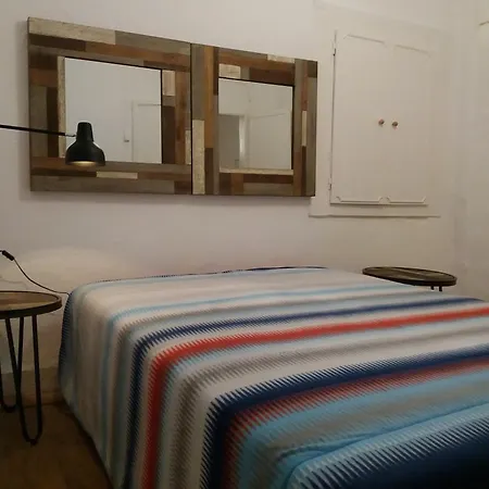 Low Cost - Baixa-mouraria Apartment *